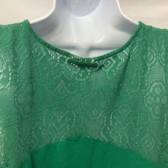 Fashion Bug Tank with Lace - Picture 4 of 5